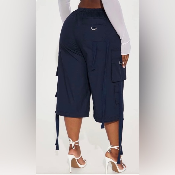 Fashion Nova Blue Cargo Shorts High-Waisted Relaxed Fit - Picture 2 of 2